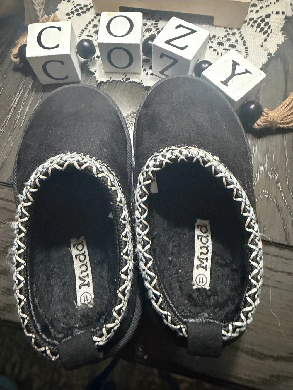 Girl’s Mudd Stormy platform clogs/slippers size 11 very good condition.